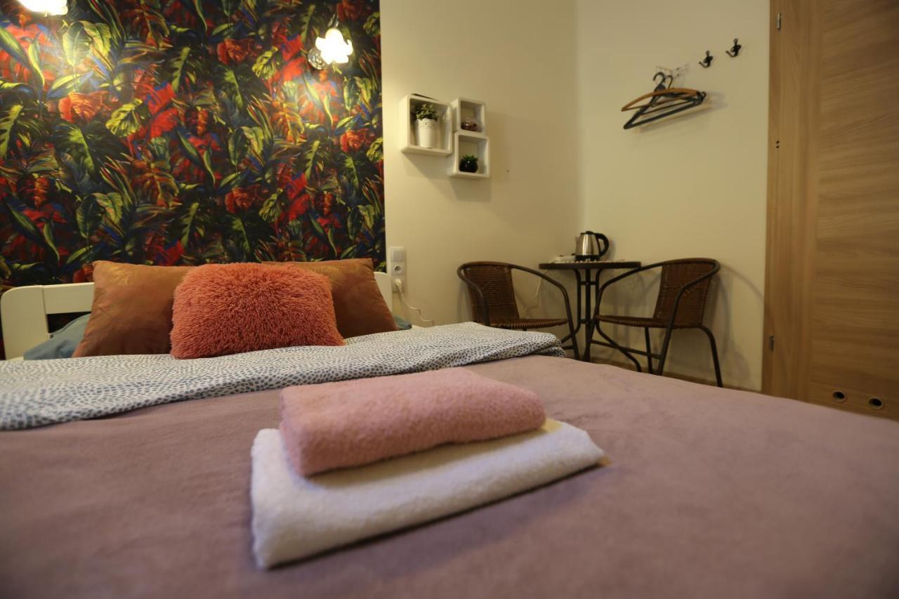 Deja Vu Hostel วอร์ซอ ภายนอก รูปภาพ