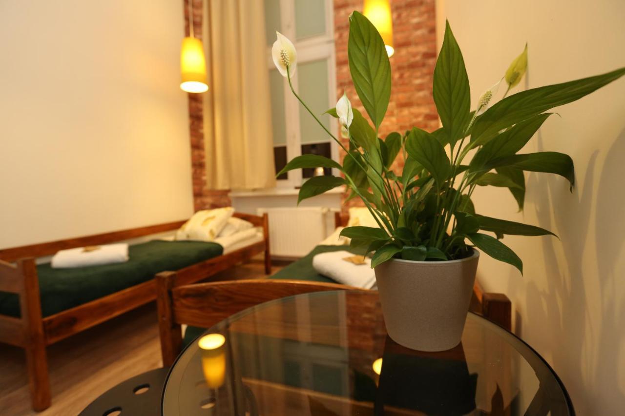 Deja Vu Hostel วอร์ซอ ภายนอก รูปภาพ