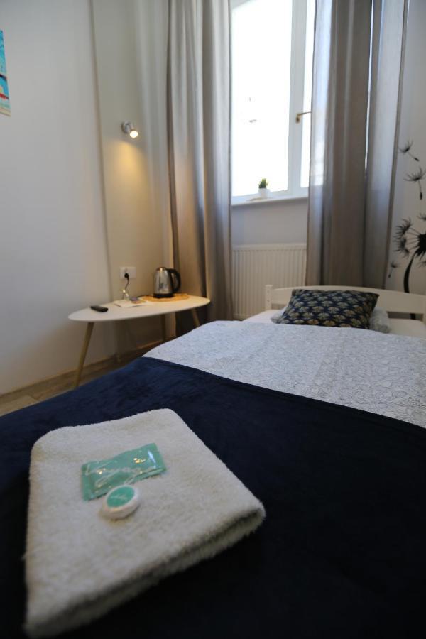 Deja Vu Hostel วอร์ซอ ภายนอก รูปภาพ
