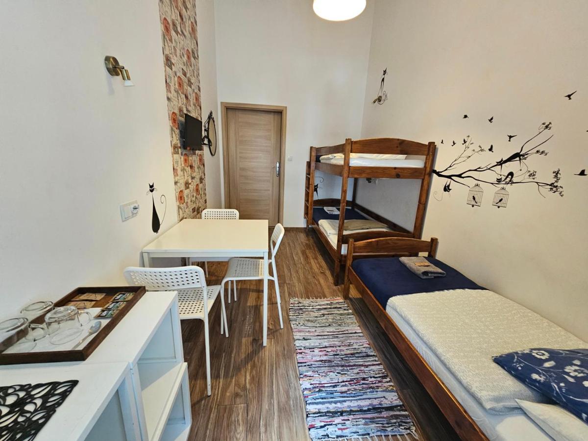 Deja Vu Hostel วอร์ซอ ภายนอก รูปภาพ