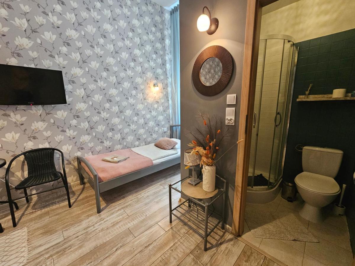 Deja Vu Hostel วอร์ซอ ภายนอก รูปภาพ