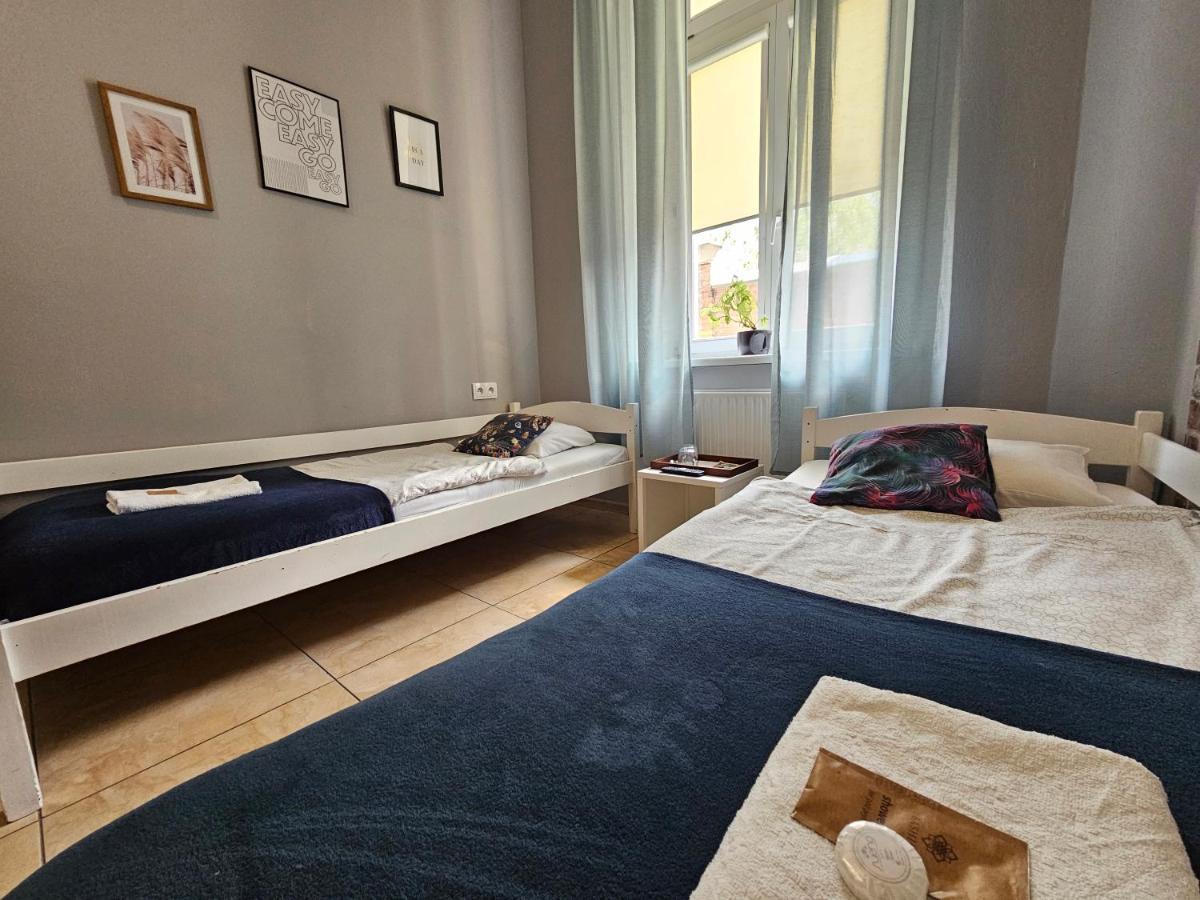 Deja Vu Hostel วอร์ซอ ภายนอก รูปภาพ