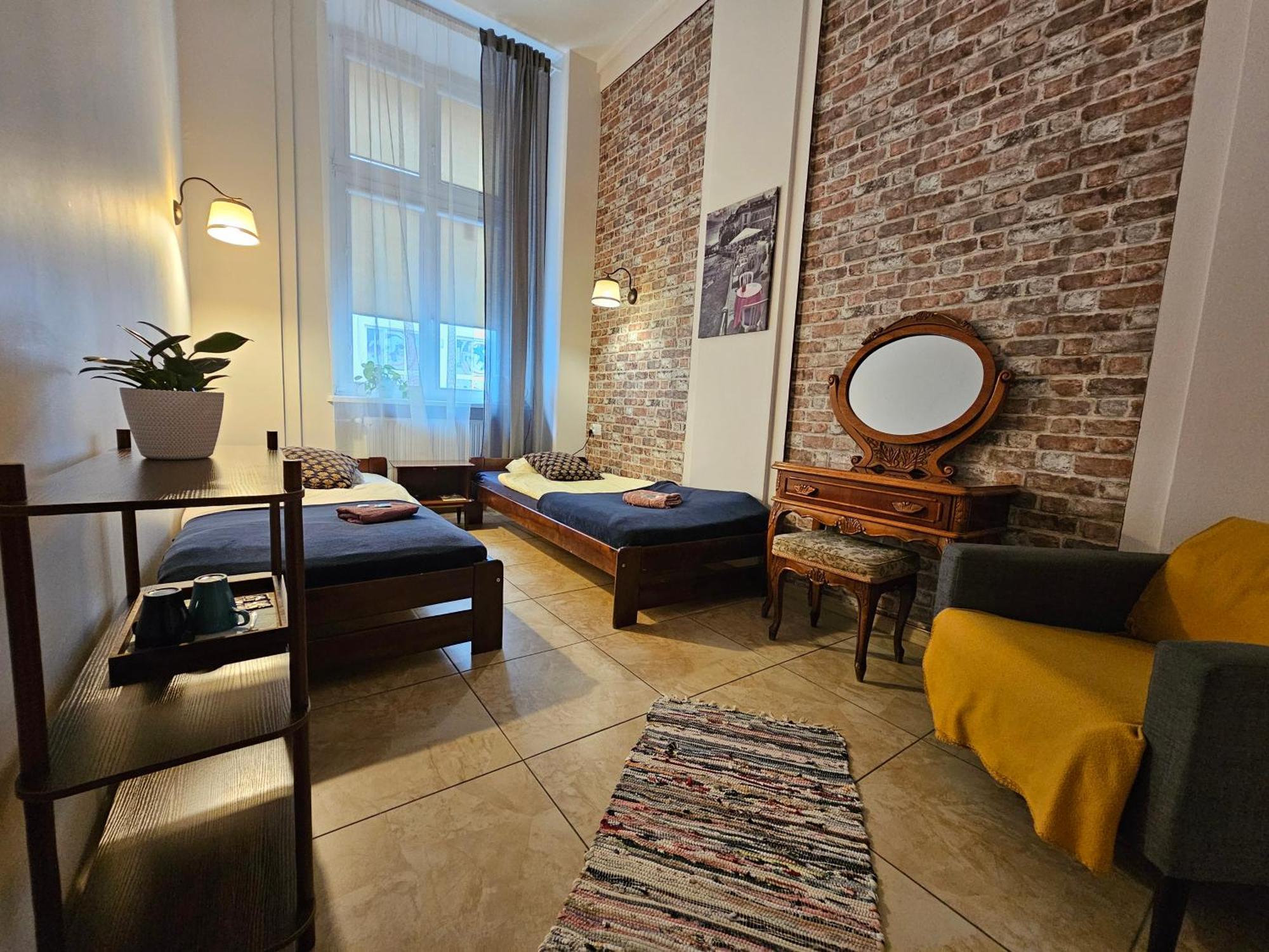 Deja Vu Hostel วอร์ซอ ภายนอก รูปภาพ