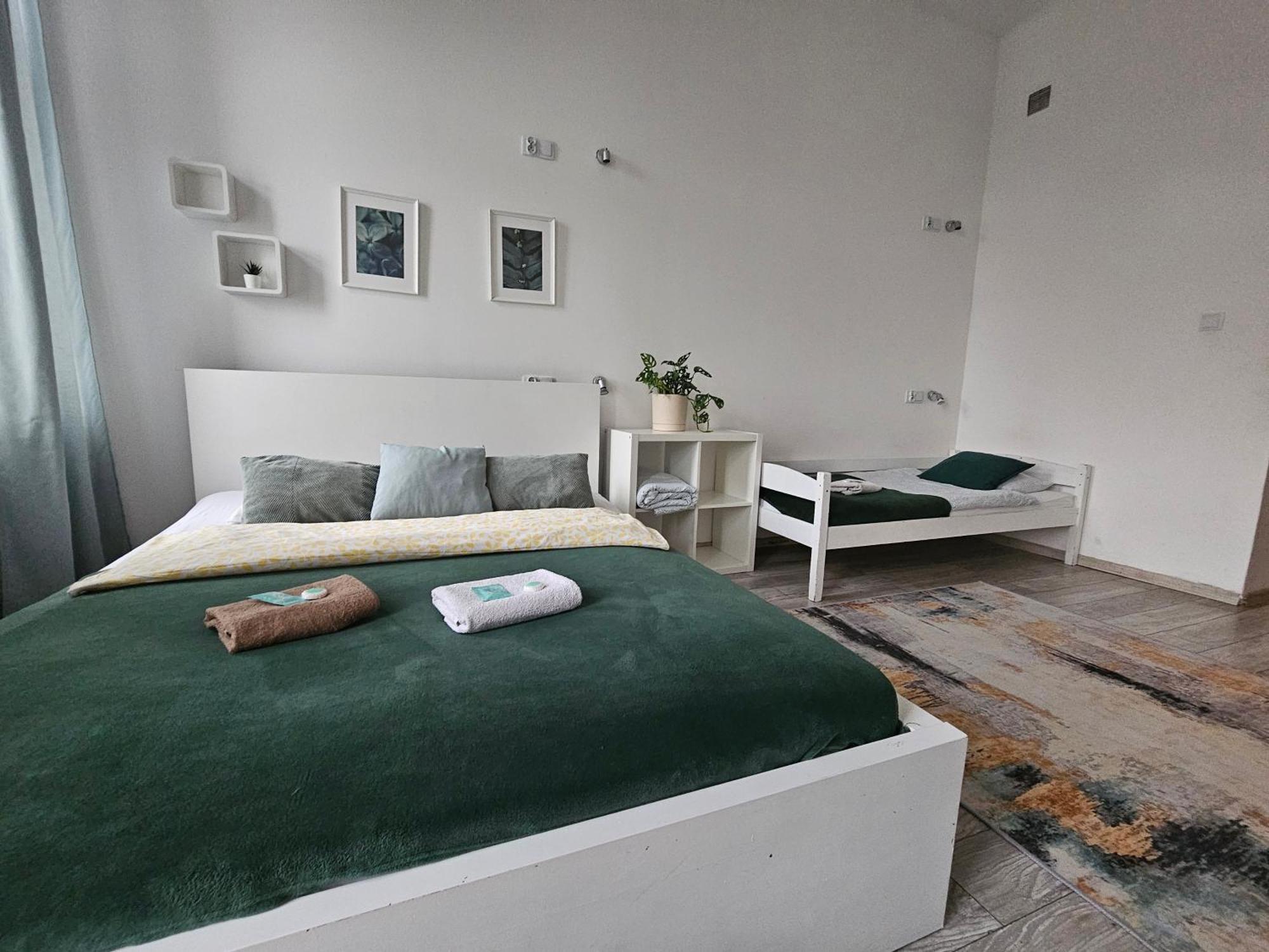Deja Vu Hostel วอร์ซอ ภายนอก รูปภาพ