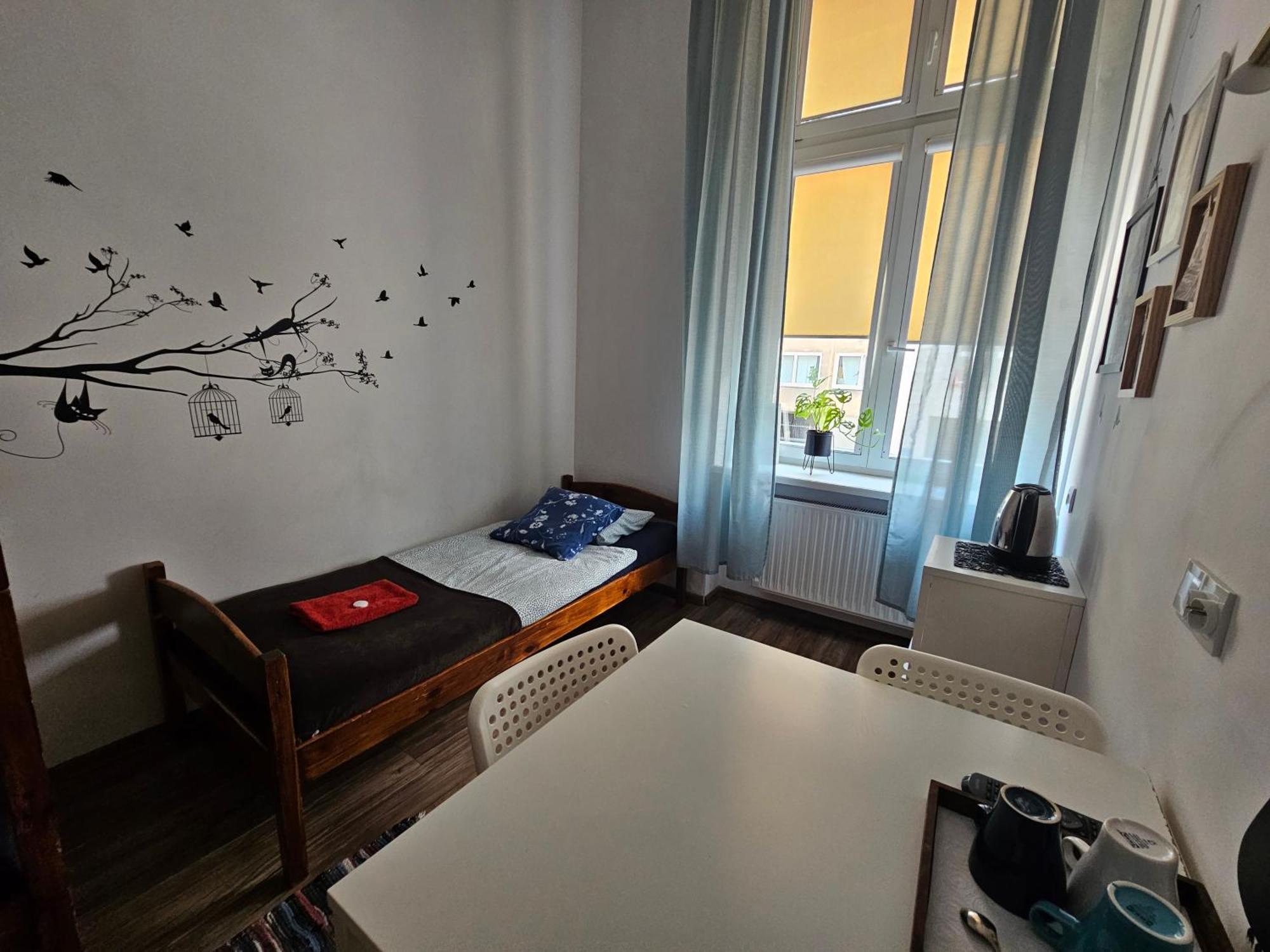 Deja Vu Hostel วอร์ซอ ภายนอก รูปภาพ