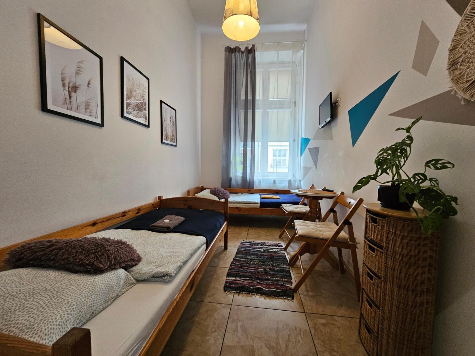 Deja Vu Hostel วอร์ซอ ภายนอก รูปภาพ