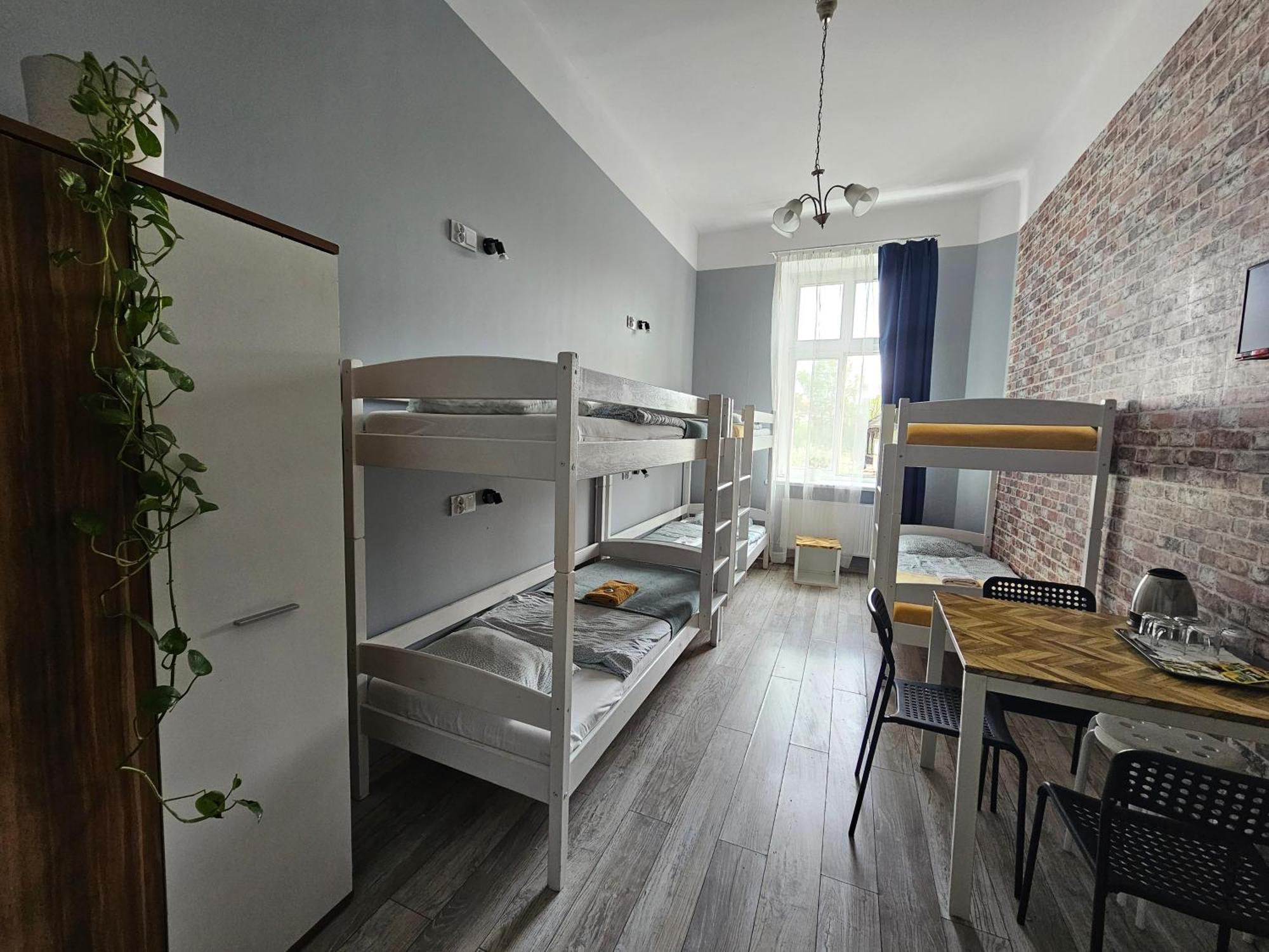 Deja Vu Hostel วอร์ซอ ภายนอก รูปภาพ