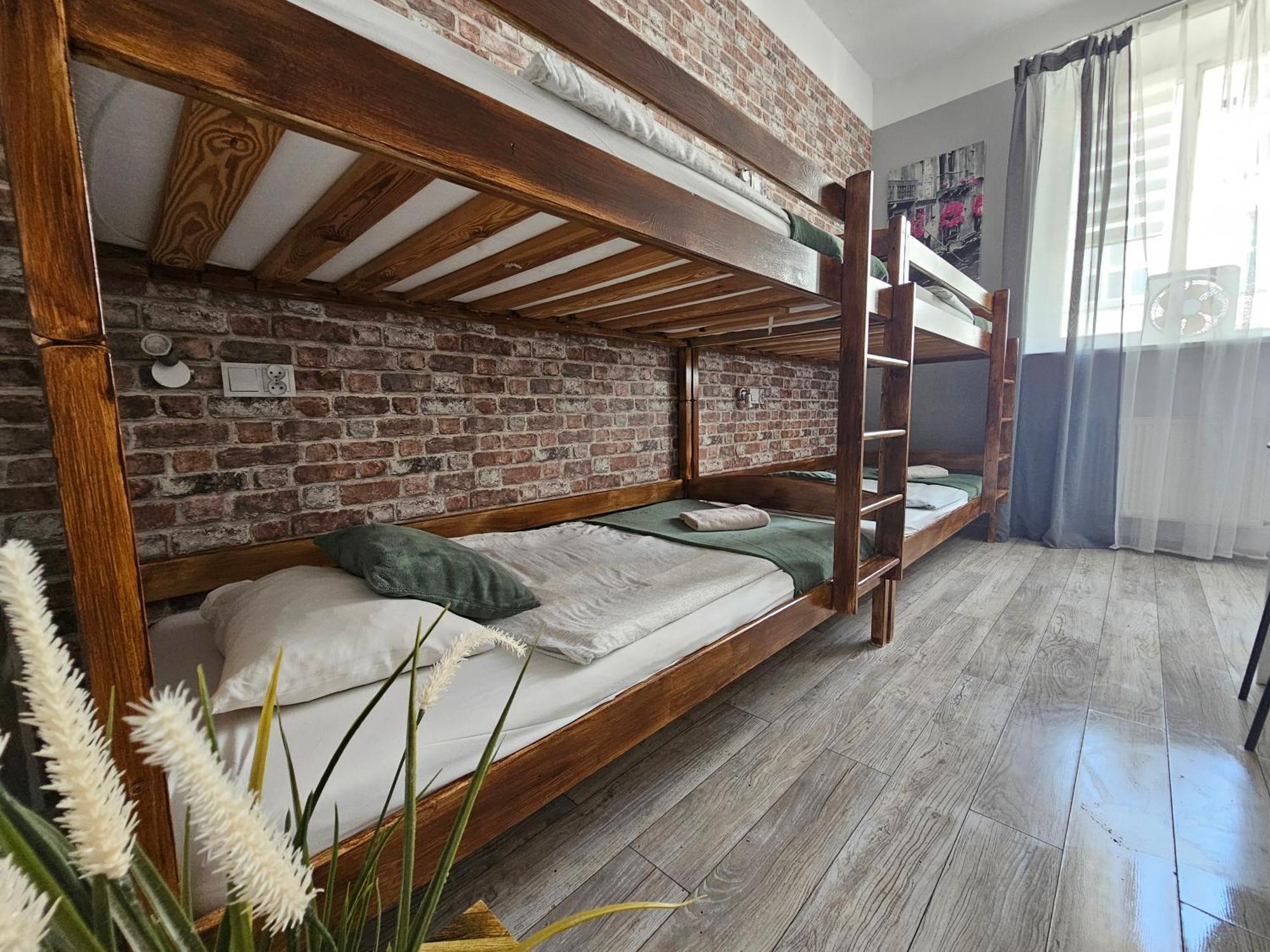 Deja Vu Hostel วอร์ซอ ภายนอก รูปภาพ
