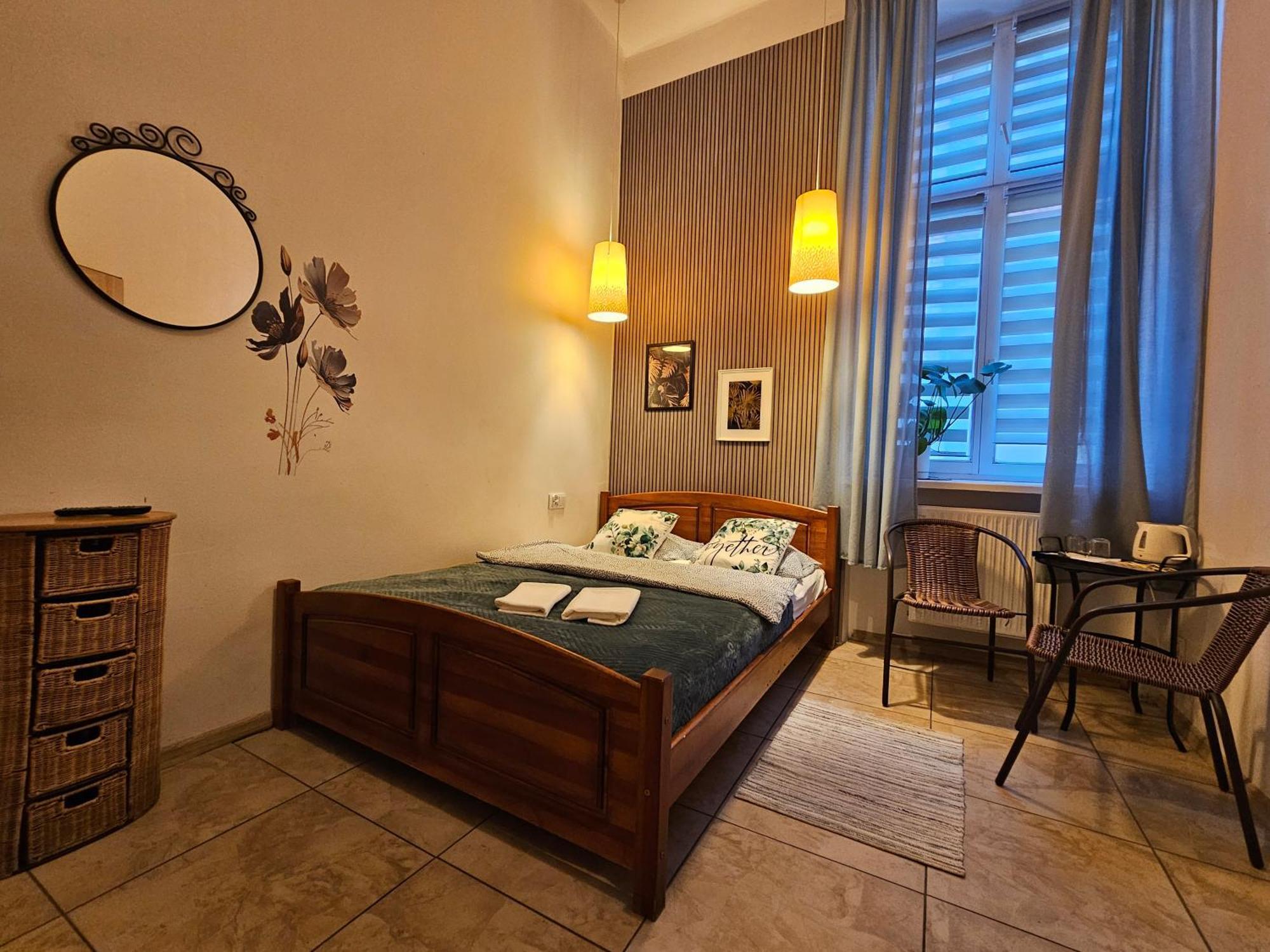 Deja Vu Hostel วอร์ซอ ภายนอก รูปภาพ