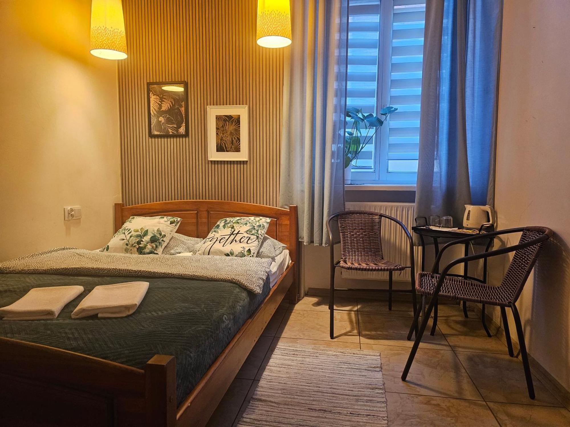 Deja Vu Hostel วอร์ซอ ภายนอก รูปภาพ
